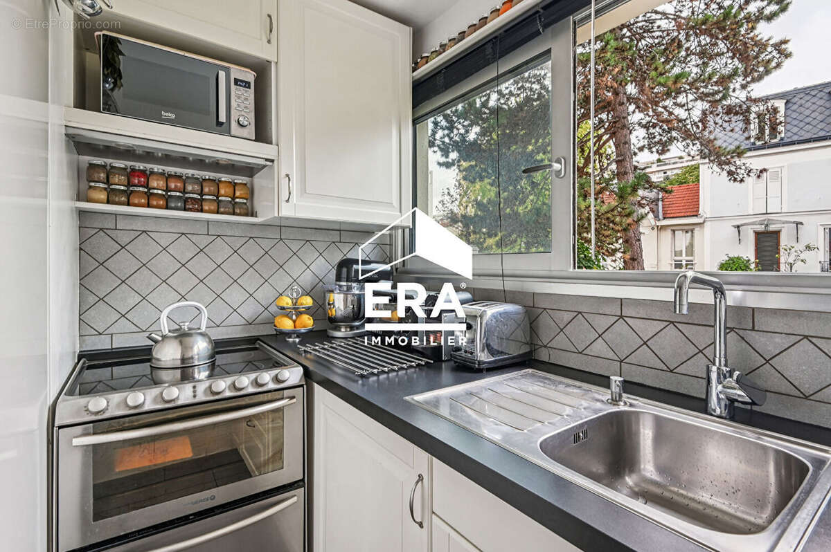 Appartement à COURBEVOIE