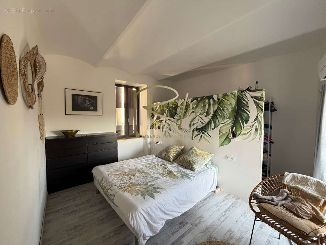 Maison à SAINT-SAUVEUR-DE-CRUZIERES