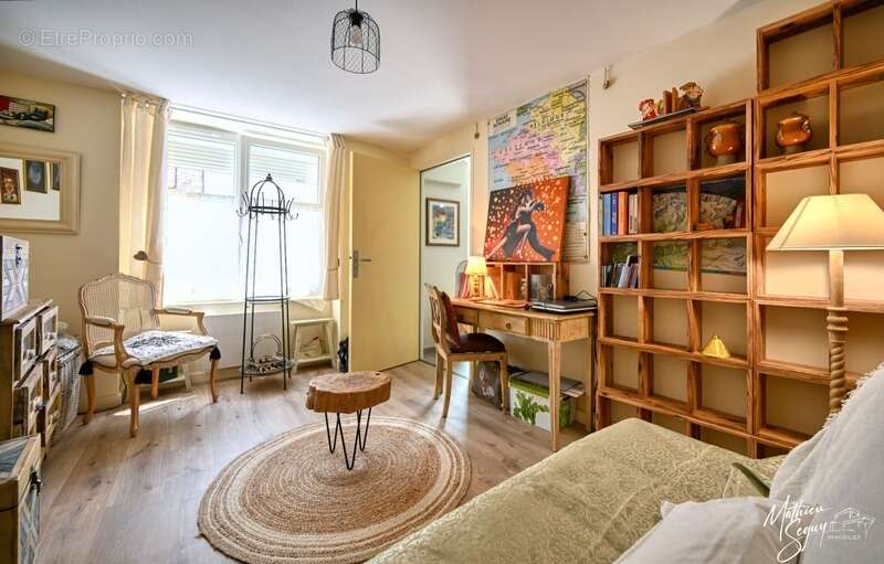 Maison à MONTROMANT