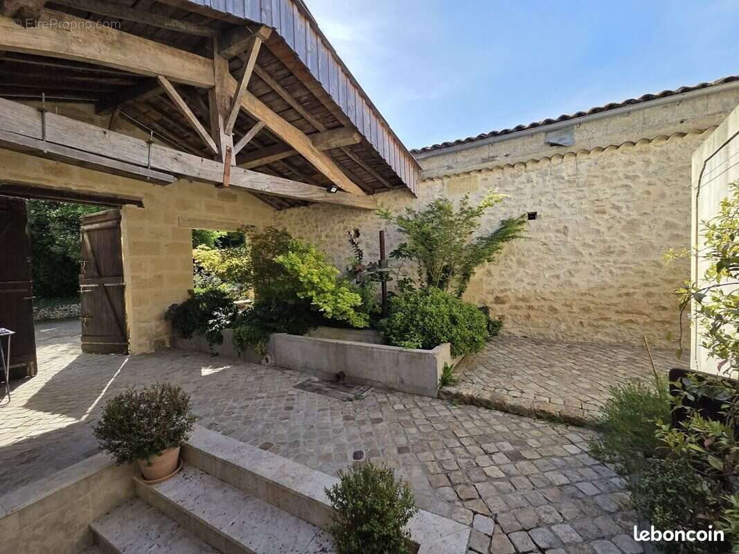 Maison à SAINT-AUBIN-DE-BRANNE