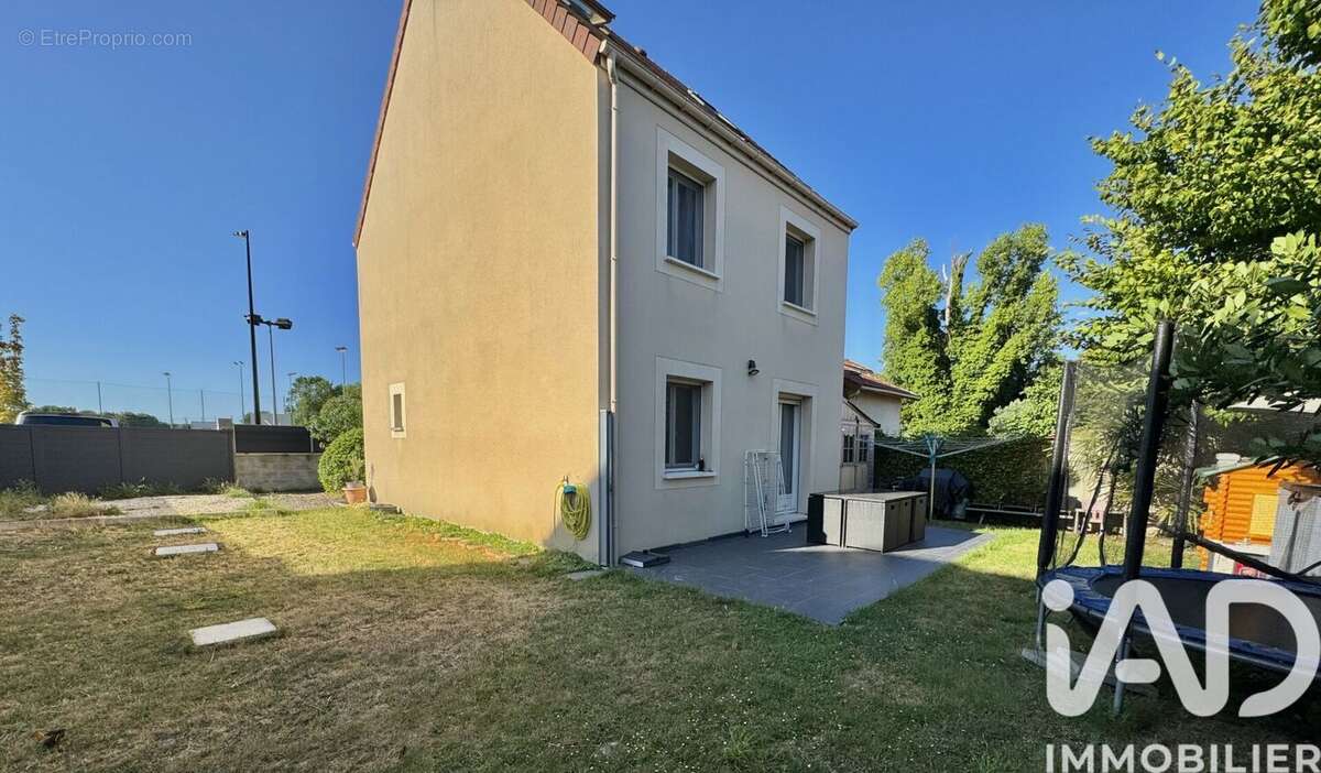 Photo 3 - Maison à MAURECOURT