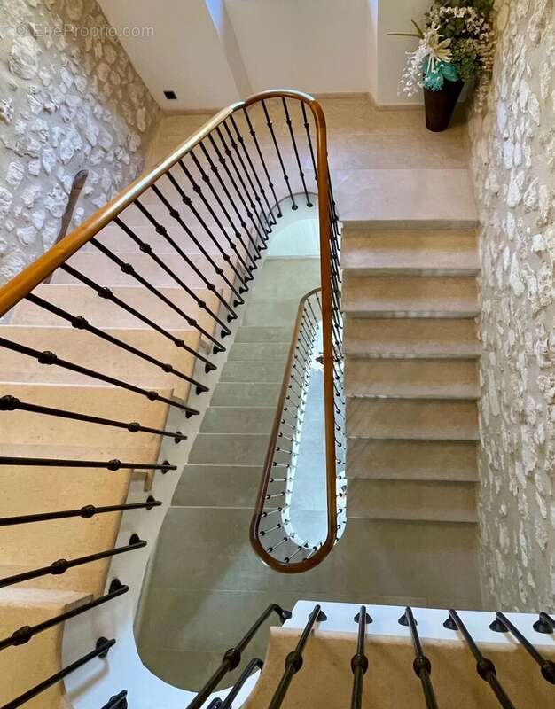 Maison à L&#039;ISLE-SUR-LA-SORGUE