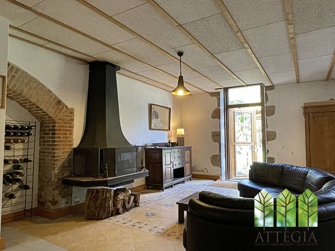 Maison à MOUTIER-MALCARD