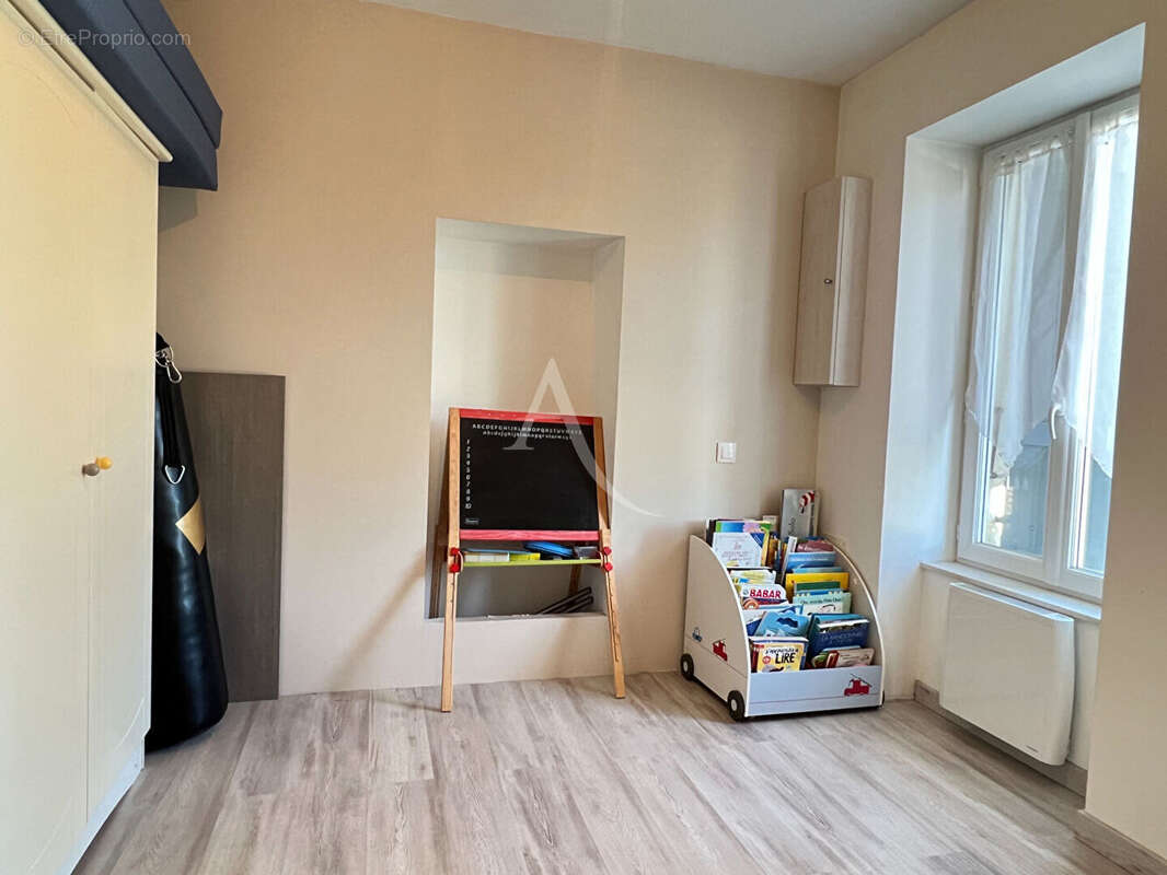 Maison à VOUILLE-LES-MARAIS