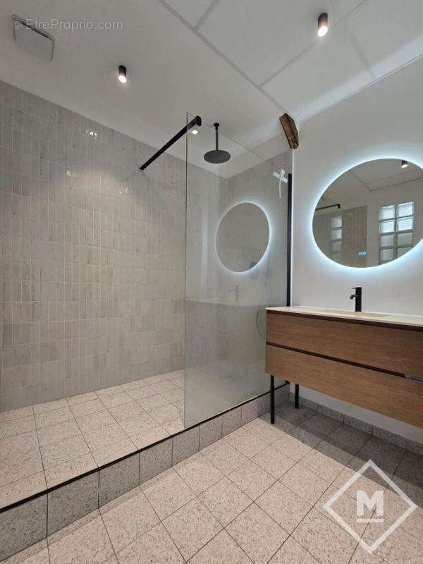 Appartement à MARSEILLE-6E