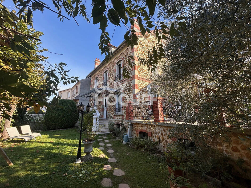 Maison à LES PAVILLONS-SOUS-BOIS
