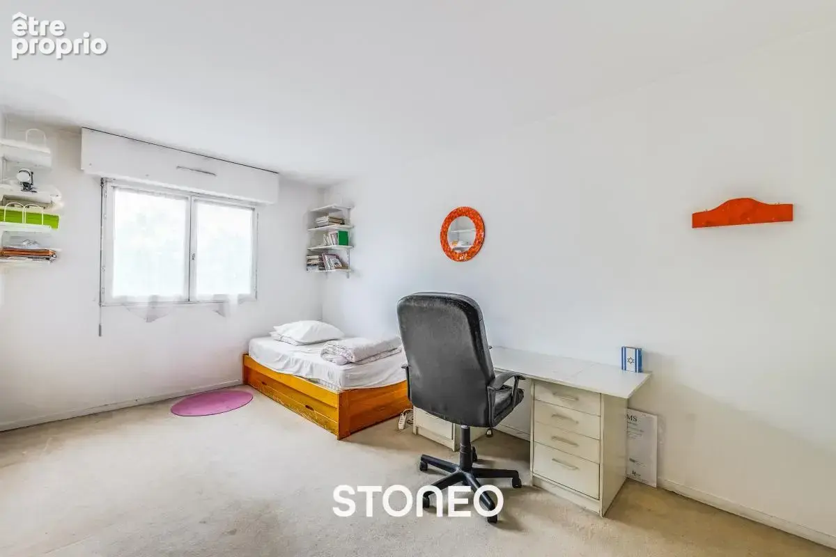Appartement 4 pièces traversant à 100m du métro - photo 7