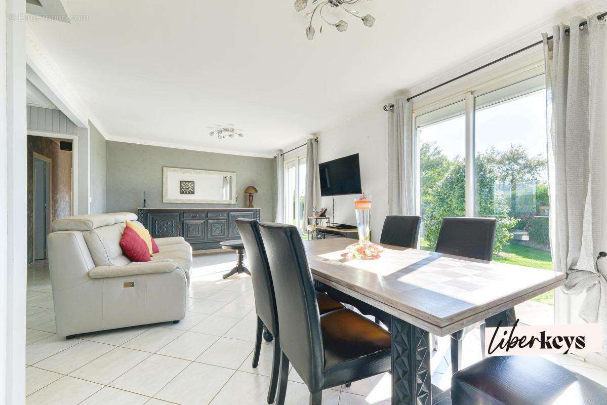 Maison à SAINT-MARS-DU-DESERT