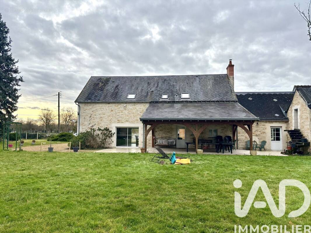 Photo 1 - Maison à HOMMES