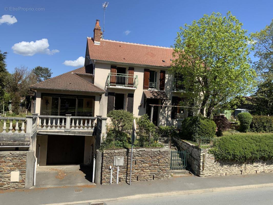 Maison à GENOUILLAC