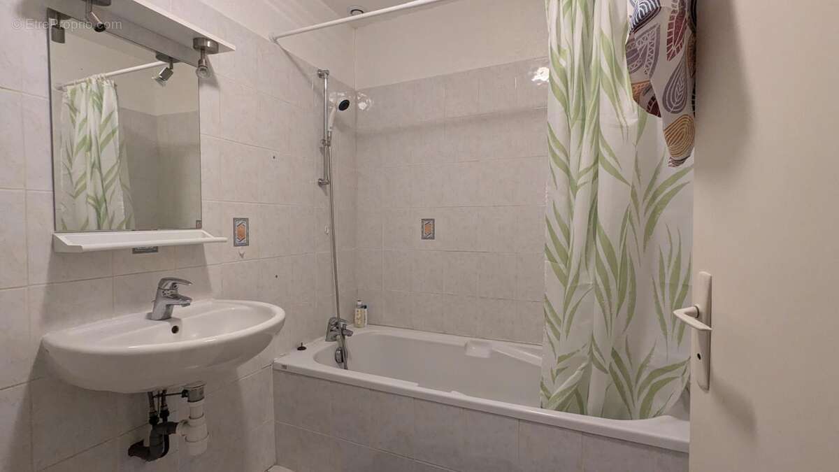 Maison 199 m² à Saint-Remy-Sur-Durolle  - photo 16