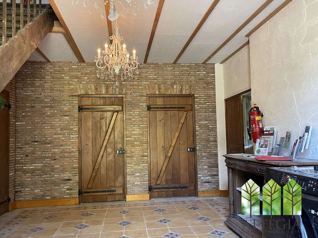 Maison à MOUTIER-MALCARD