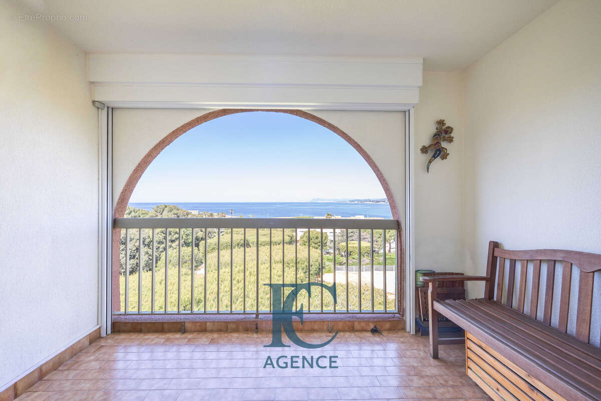 Appartement à SIX-FOURS-LES-PLAGES