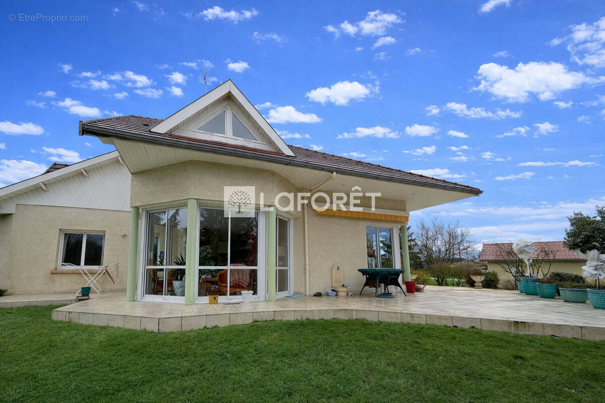 Maison à SAINTE-MENEHOULD