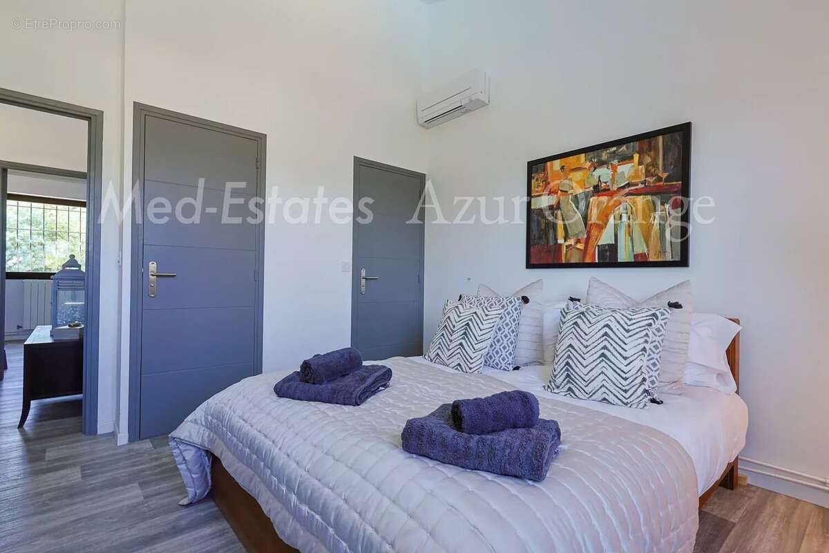 Maison à PLAN-DE-LA-TOUR