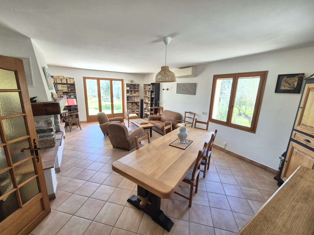 Maison à SOLLIES-PONT