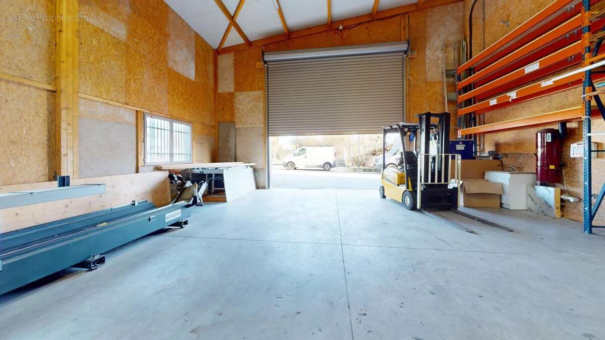 Commerce à COIGNIERES