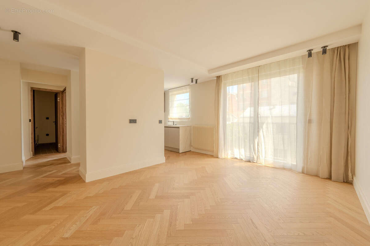 Appartement 44 m² à Paris-15e  - photo 4