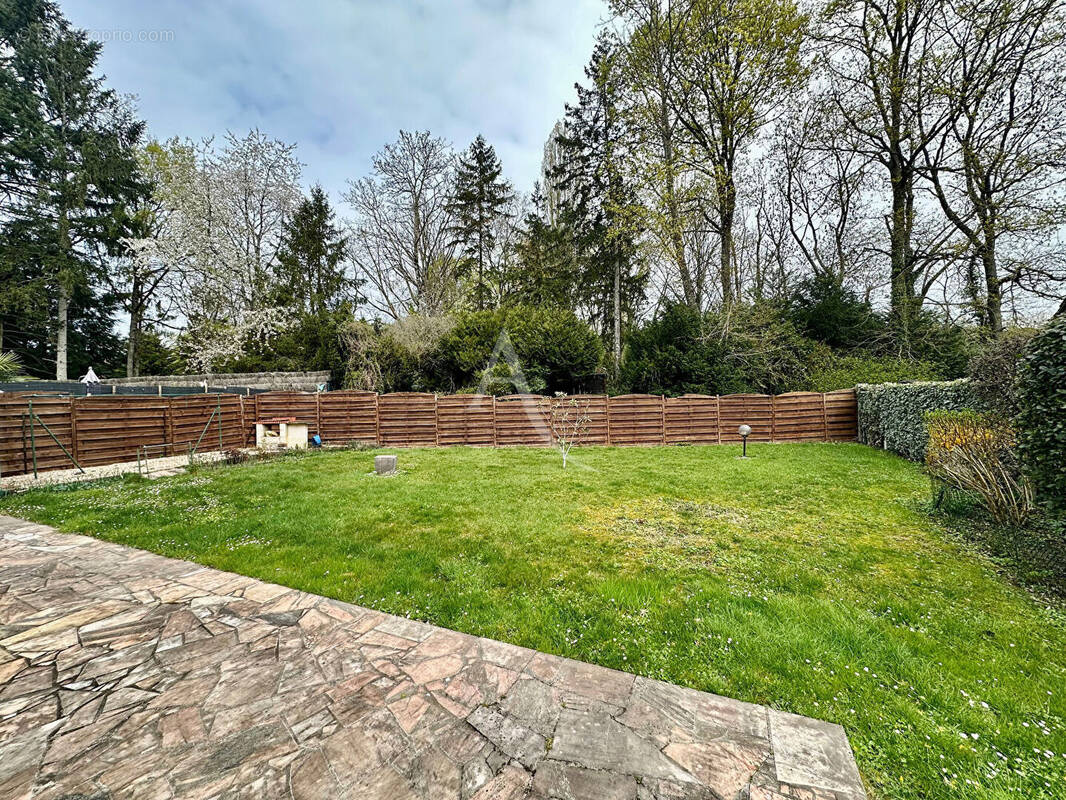 Maison à SAINT-JEAN-DE-BRAYE