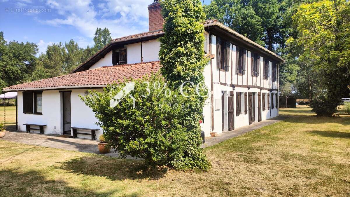 Maison à LUXEY