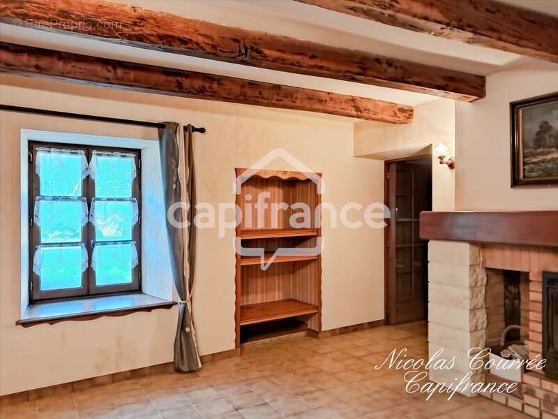 Maison à vendre dans le secteur mellois, idéale en résidence principale ou maison de campagne, pour les amateurs de calme, d’esp - photo 4