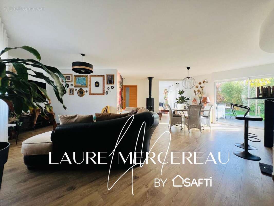 Photo 2 - Maison à SAINT-ETIENNE-DU-BOIS