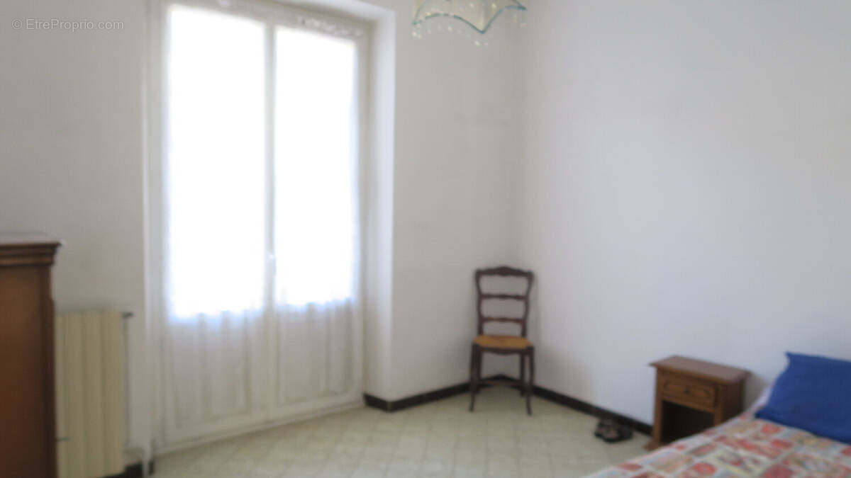 Appartement à MARSEILLE-4E