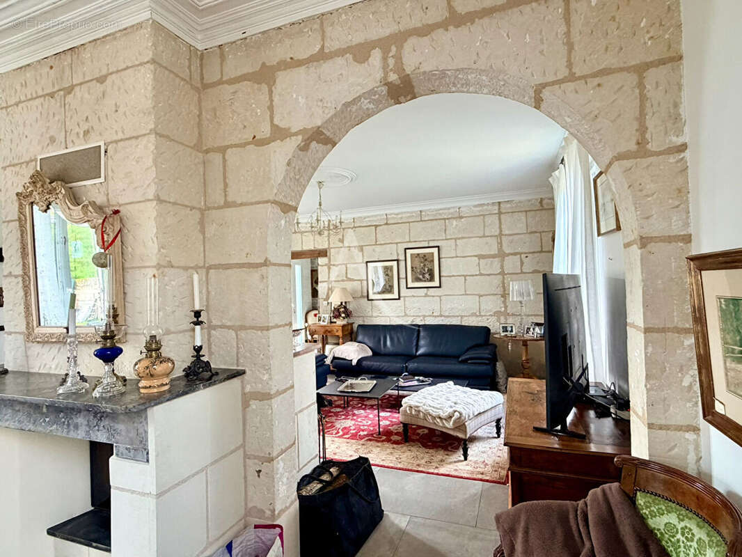 Maison à VARENNES-SUR-LOIRE