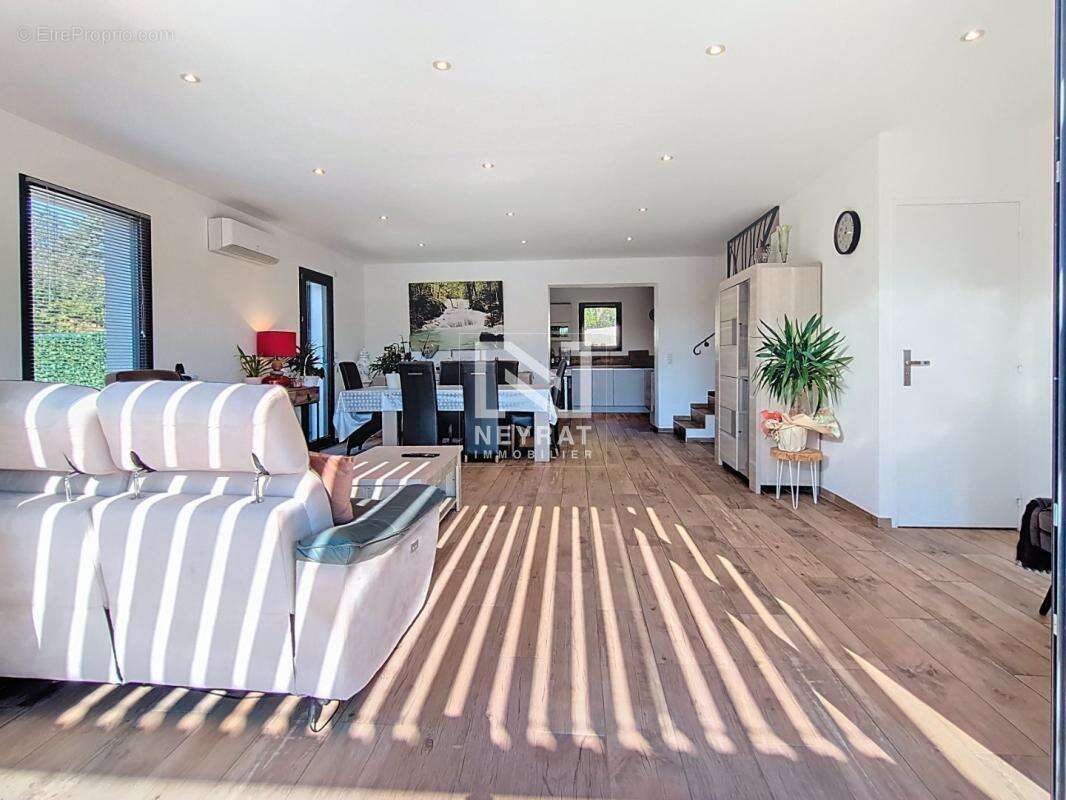 Maison à MONTAUROUX