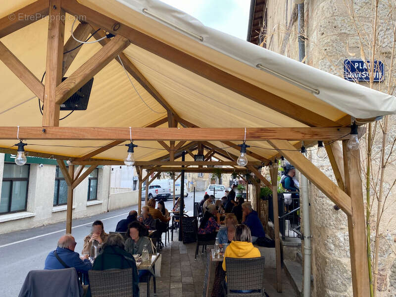 Commerce à VIC-FEZENSAC