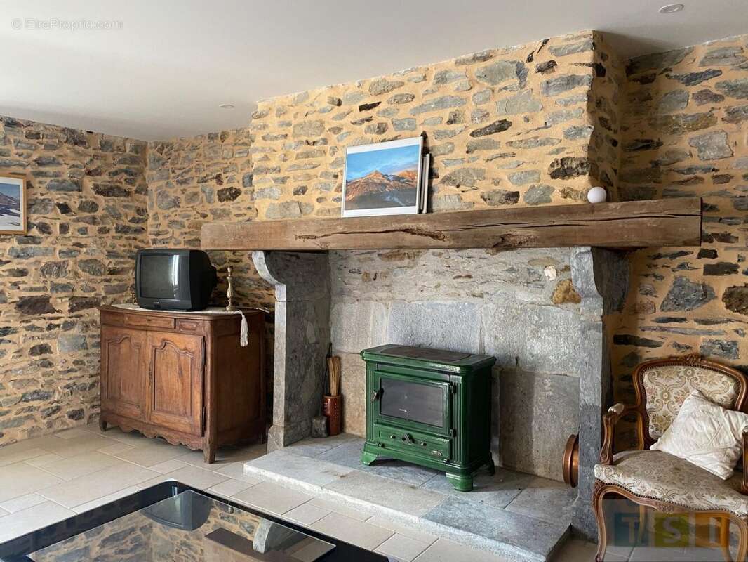 Maison à AVEZAC-PRAT-LAHITTE