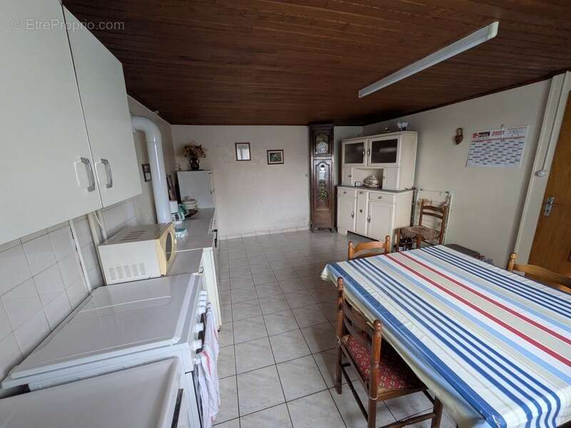 Bubry maison a usage d habitation de 90m² environ habitable avec garage et dependance en pierre parcelle de 8022m² environ - photo 4