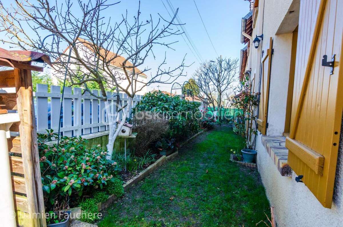 Maison à DAMMARIE-LES-LYS