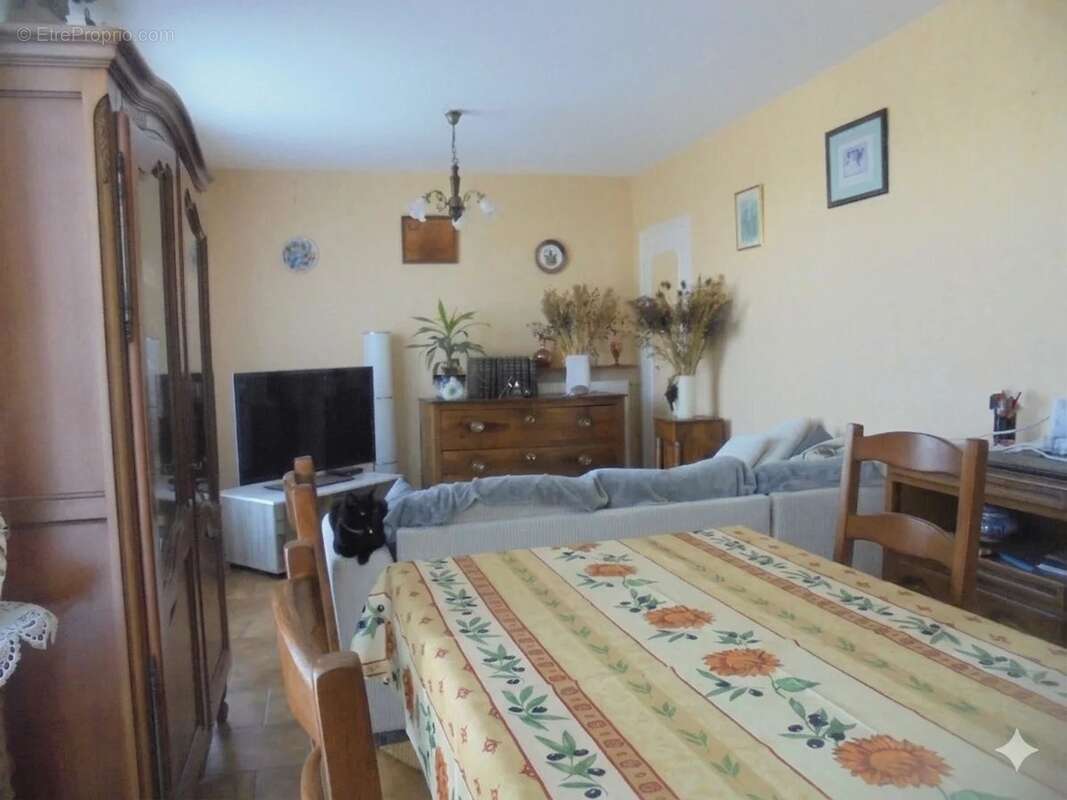 Maison à NEUVIC