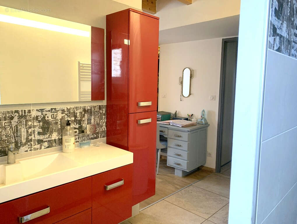 Maison à LAROQUE-DES-ARCS