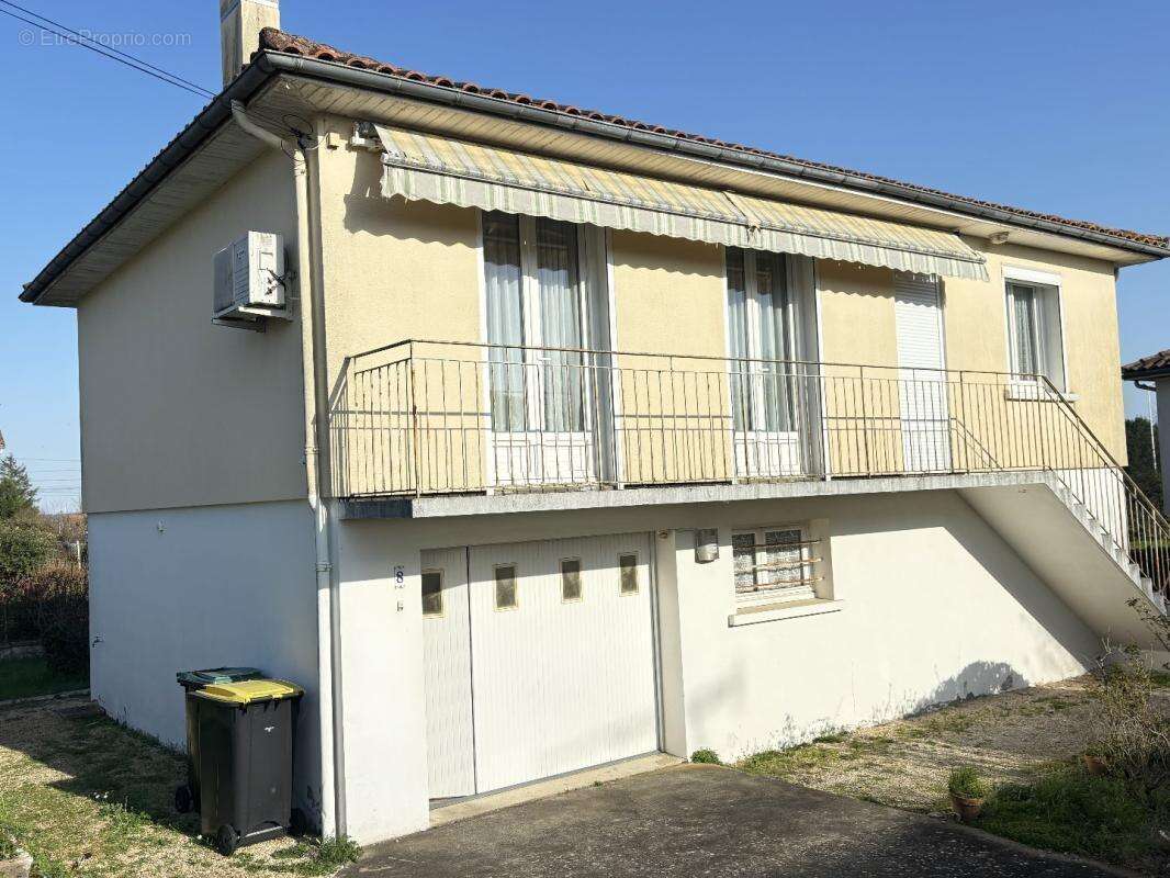 Maison à RUFFEC