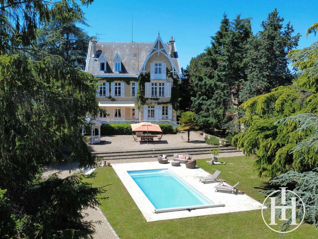 Maison à SAINT-AMAND-MONTROND