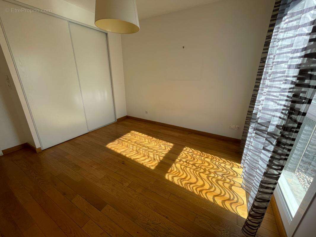 Appartement à MEYZIEU