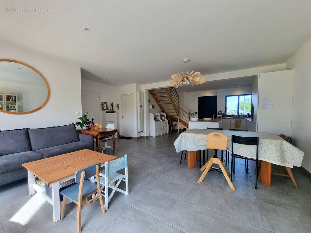 Maison à SAINT-ERBLON