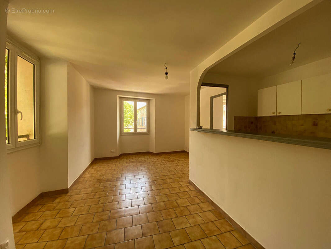 Appartement à LORGUES