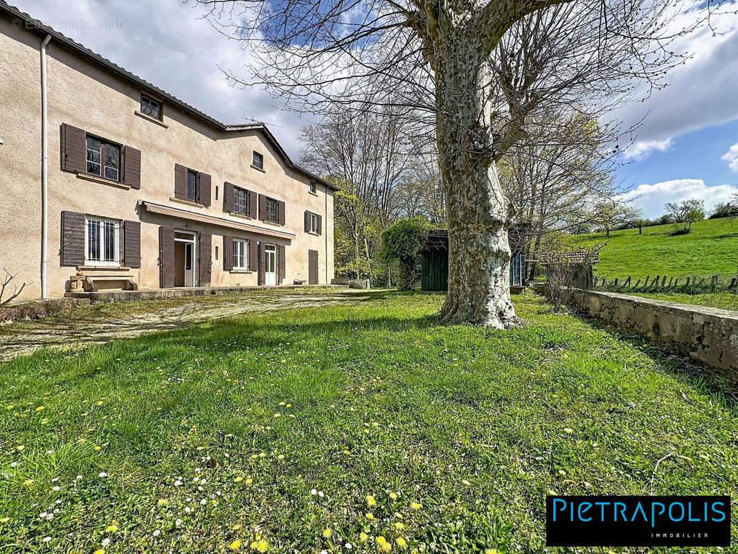 Maison à SAINT-GENIS-LAVAL