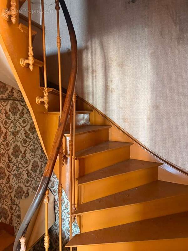  À VENDRE – Maison de Maître de caractère – Glageon (59132) - photo 6