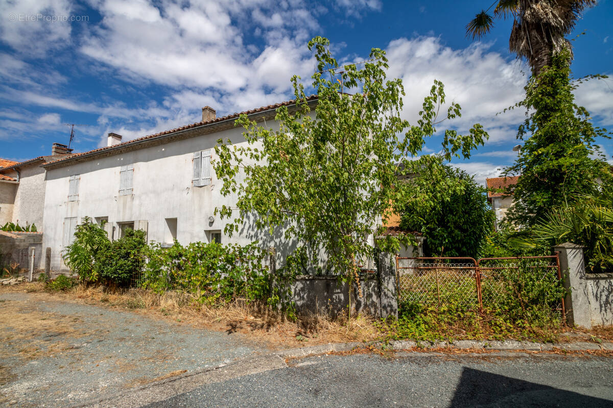 Maison à LOULAY