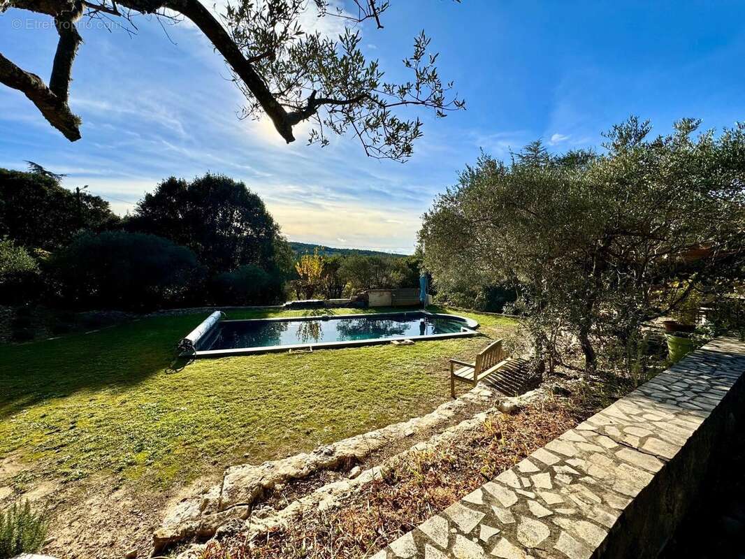 Photo 2 - Maison à LA BASTIDE-DES-JOURDANS