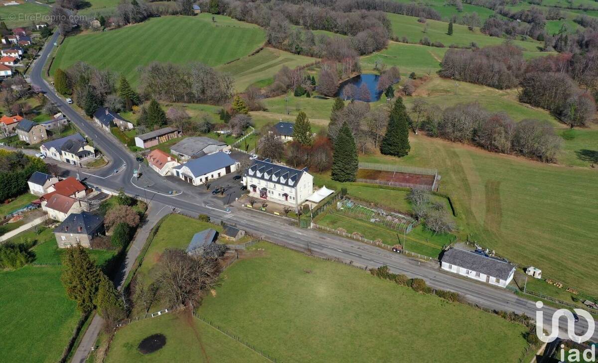 Photo 1 - Commerce à SEILHAC