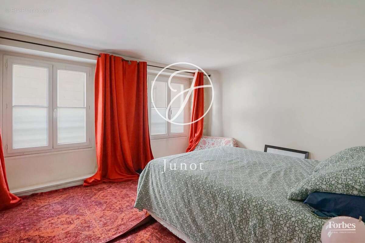 Appartement à PARIS-3E