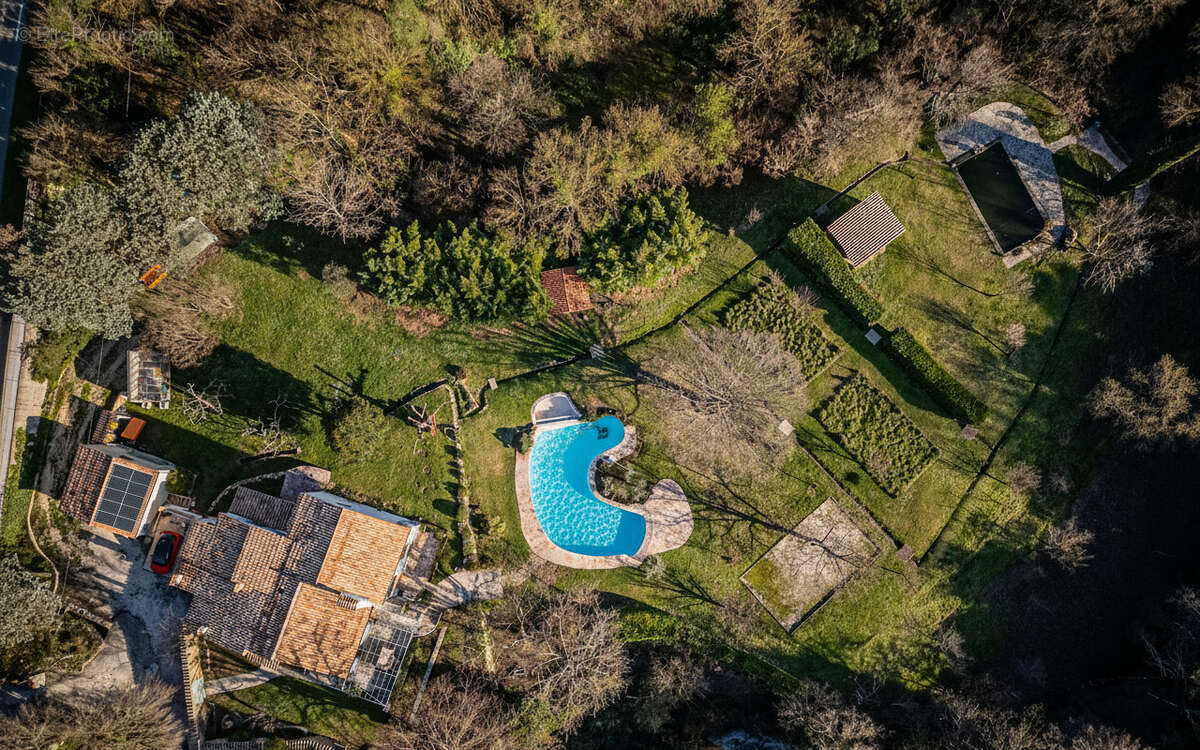 Maison à MEOUNES-LES-MONTRIEUX