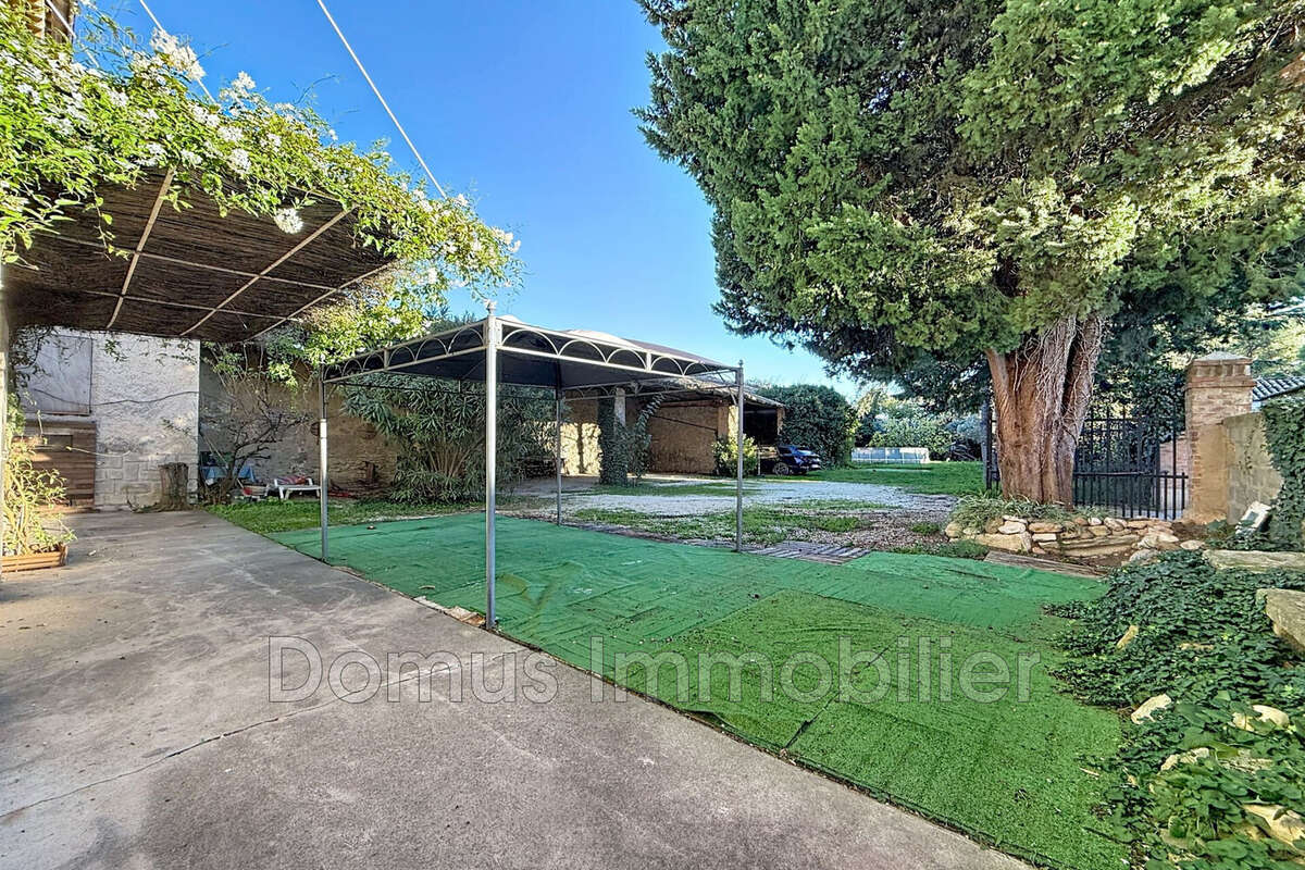 Maison à SAINT-SATURNIN-LES-AVIGNON
