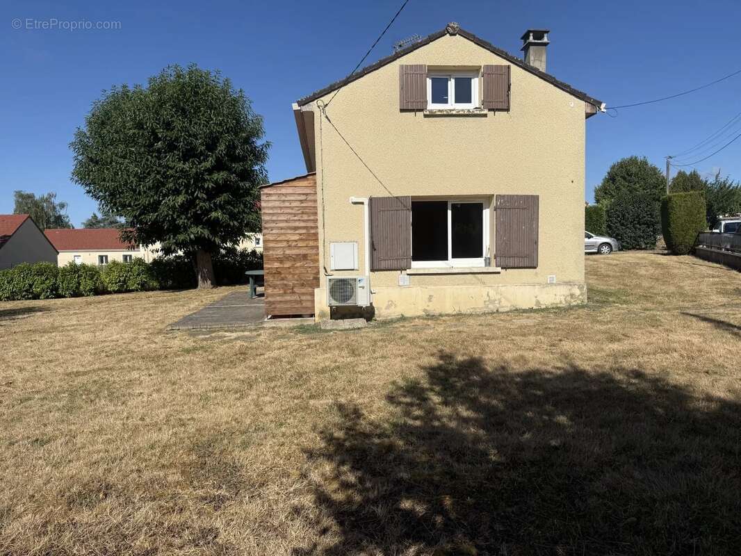 Maison à BRANNAY