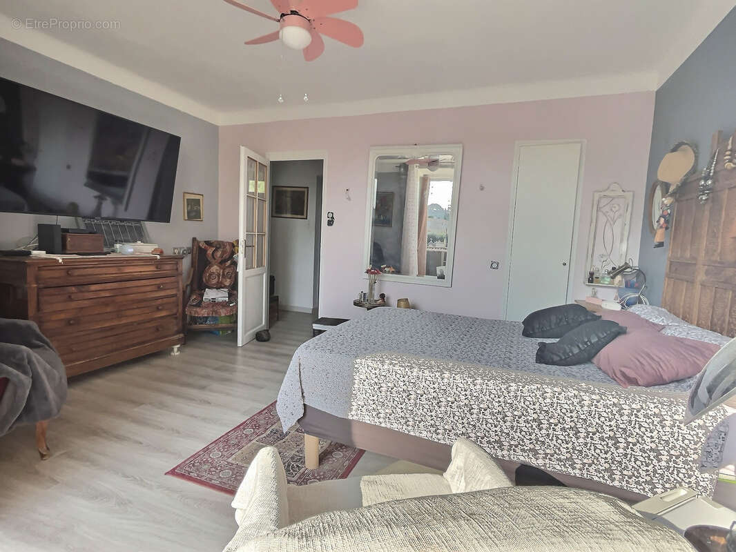 Autre à SIX-FOURS-LES-PLAGES